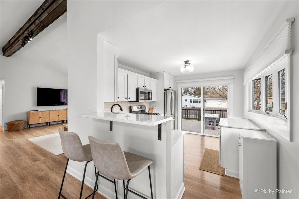 1908 Moore Avenue, St. Charles, IL 60174