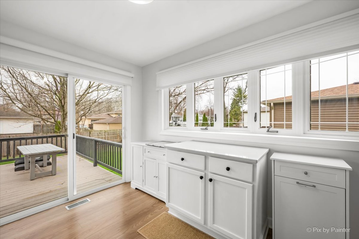 1908 Moore Avenue, St. Charles, IL 60174