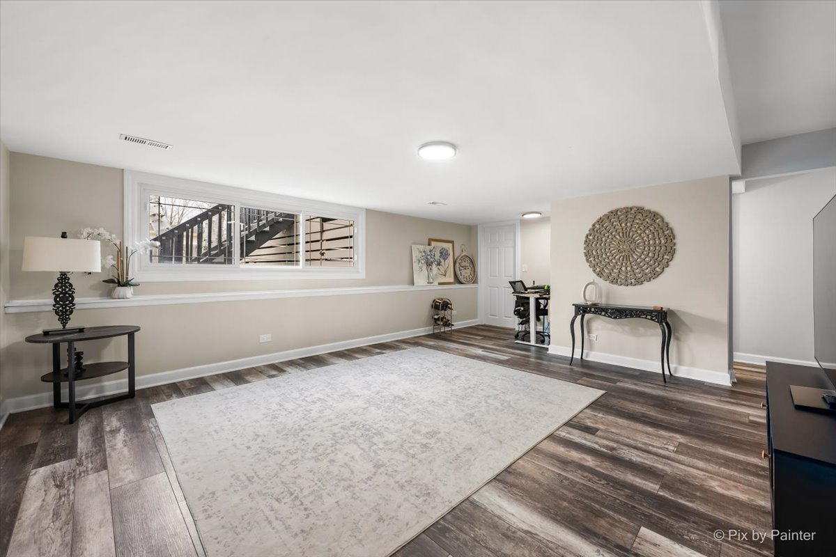 1908 Moore Avenue, St. Charles, IL 60174