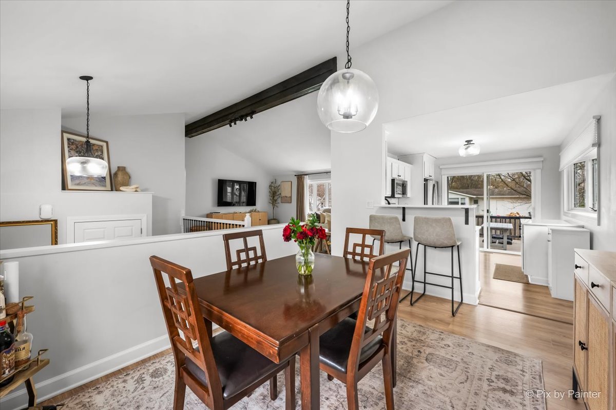 1908 Moore Avenue, St. Charles, IL 60174