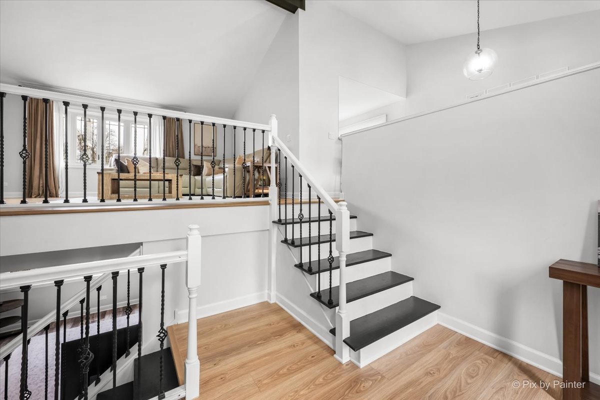 1908 Moore Avenue, St. Charles, IL 60174