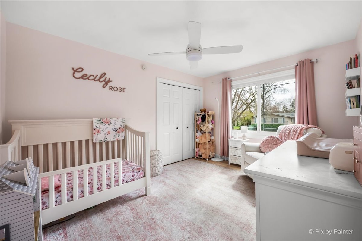 1908 Moore Avenue, St. Charles, IL 60174