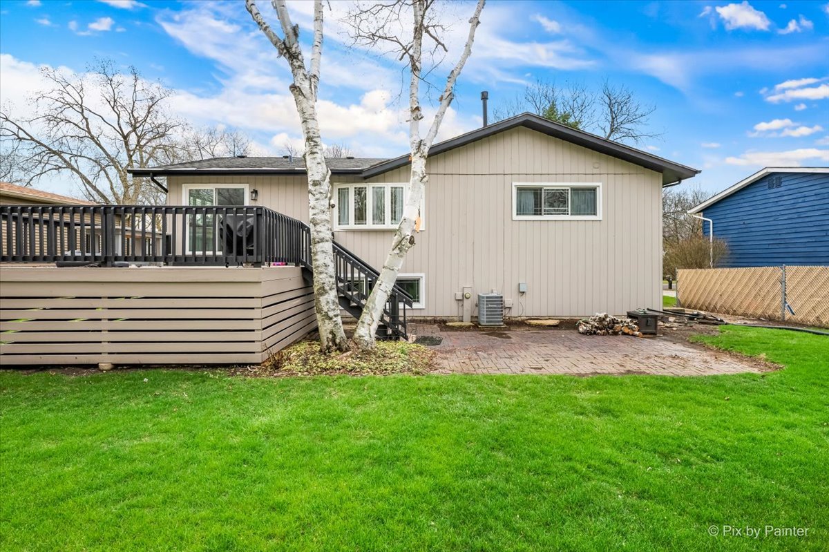 1908 Moore Avenue, St. Charles, IL 60174