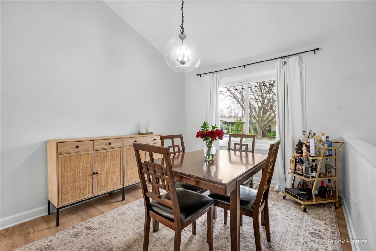 1908 Moore Avenue, St. Charles, IL 60174