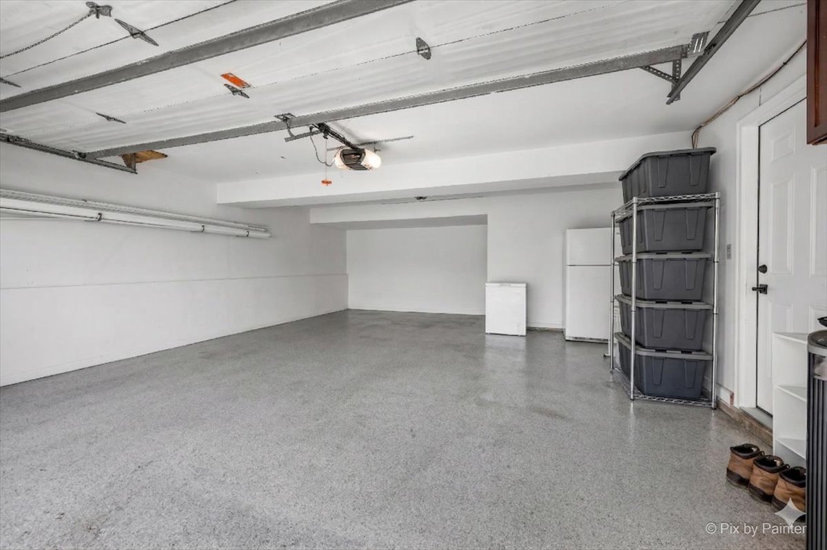 1908 Moore Avenue, St. Charles, IL 60174