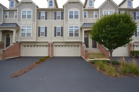 401 N Commerce Street #401, Aurora, IL 60504