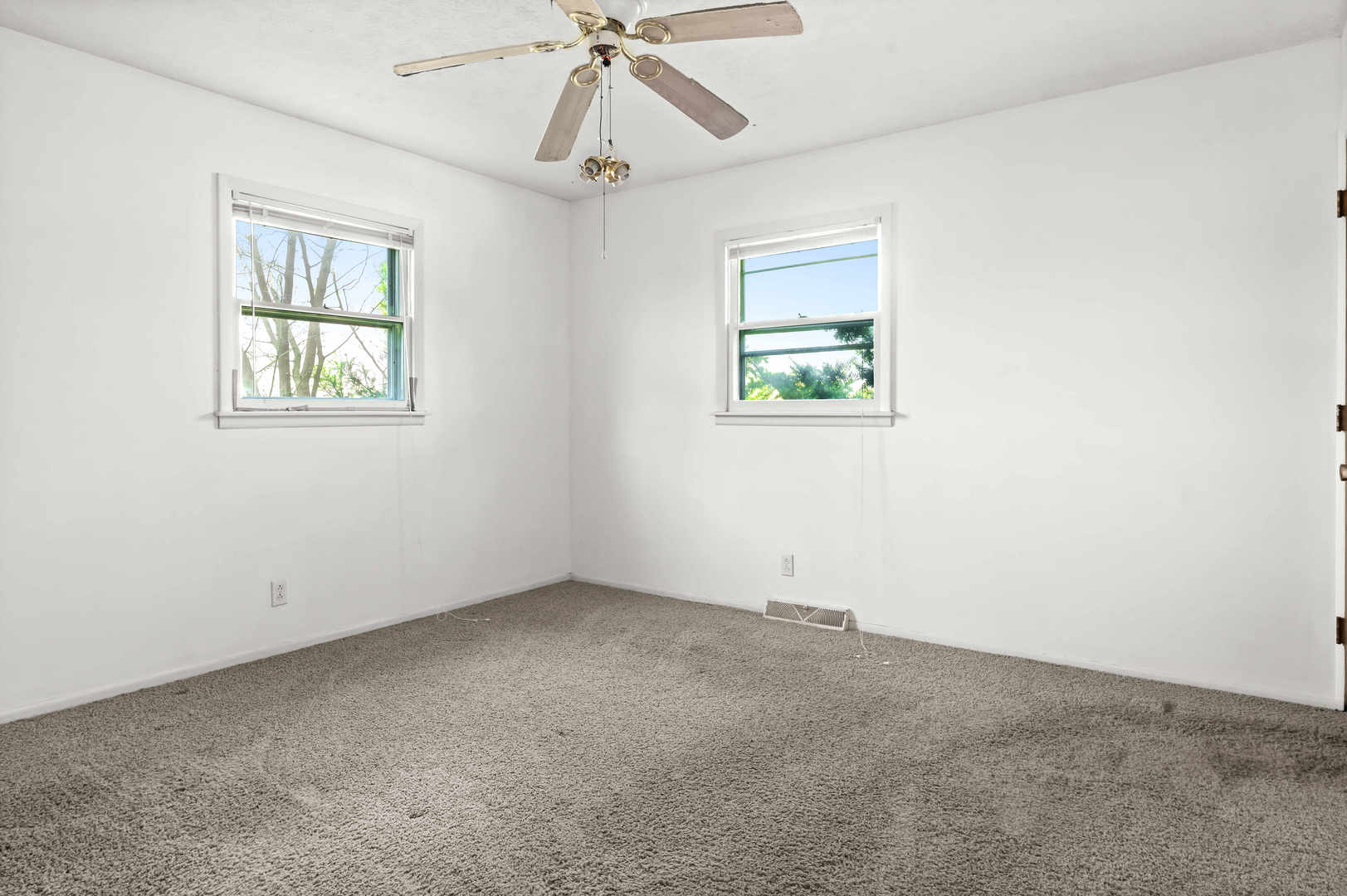 14735 Lunar Drive, Bloomington, IL 61705