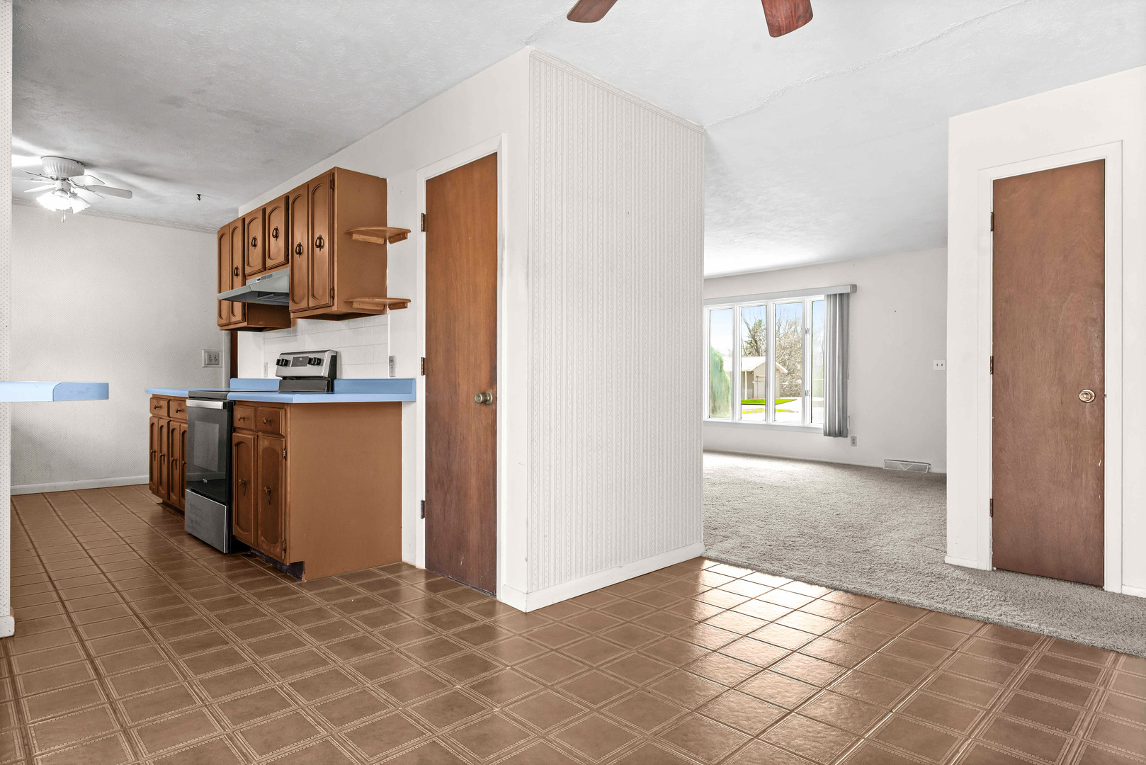 14735 Lunar Drive, Bloomington, IL 61705