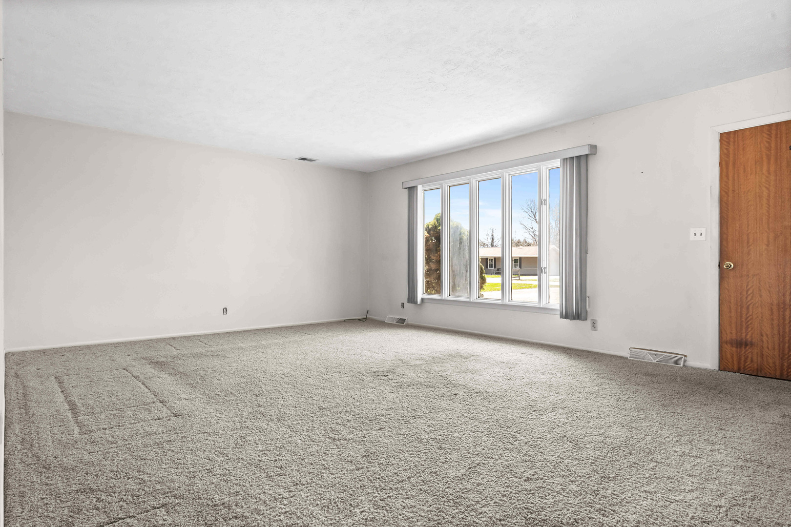 14735 Lunar Drive, Bloomington, IL 61705