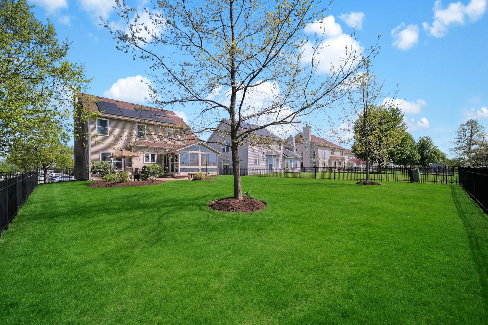 122 Fieldcrest Drive, Bartlett, IL 60103