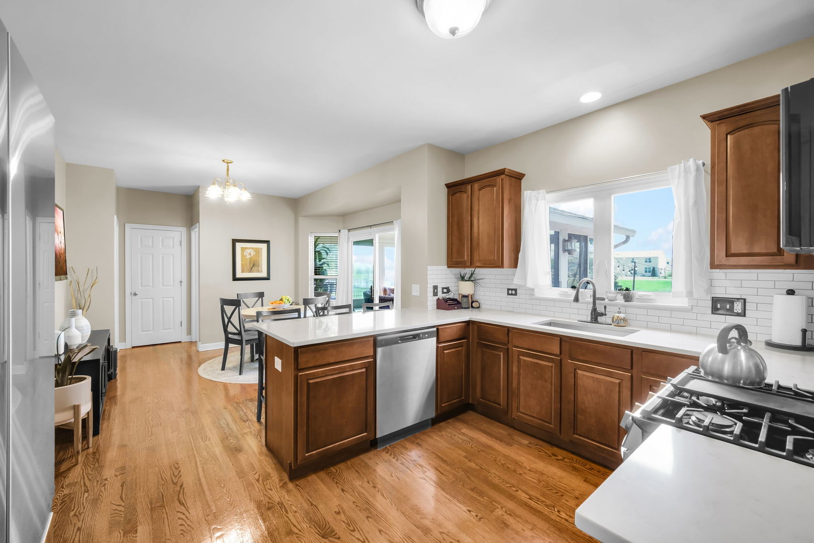 122 Fieldcrest Drive, Bartlett, IL 60103