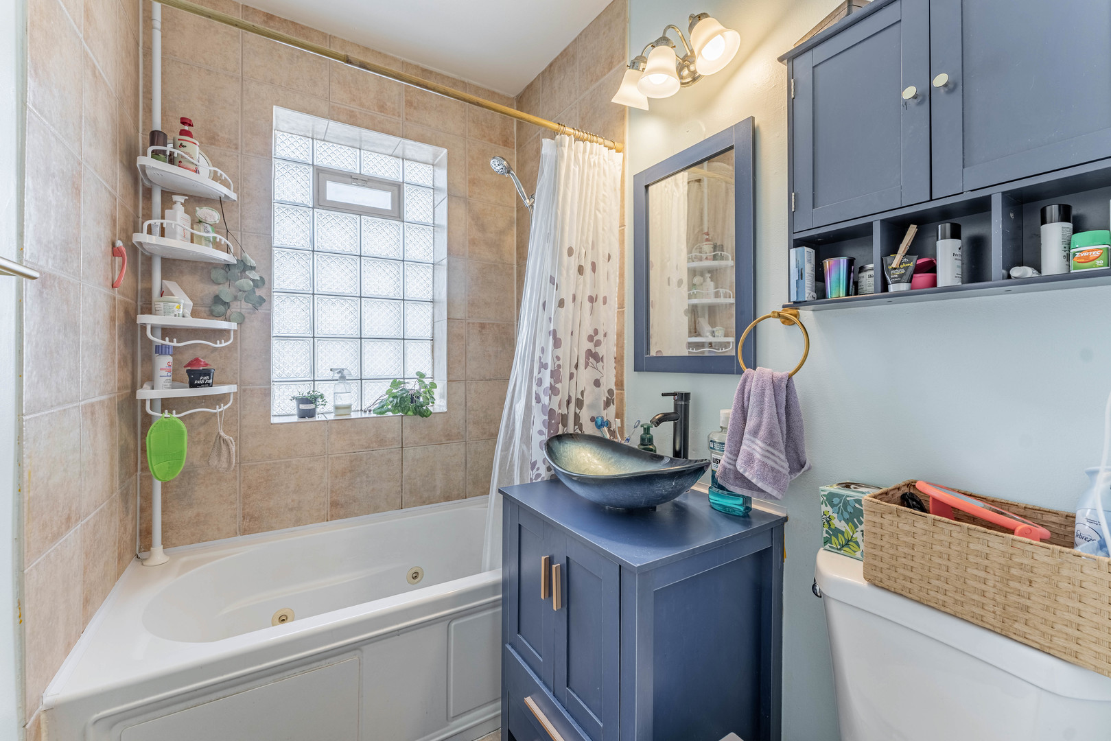 4704 N Kasson Avenue #3, Chicago, IL 60630