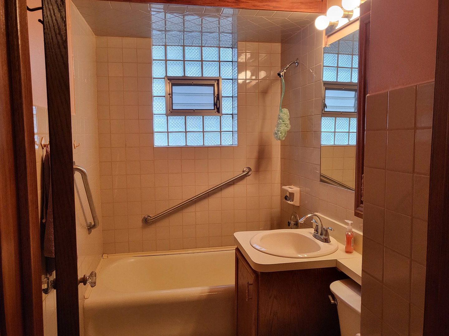 1922 Wisconsin Avenue, Berwyn, IL 60402