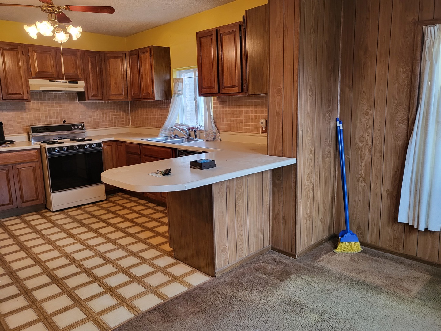 1922 Wisconsin Avenue, Berwyn, IL 60402