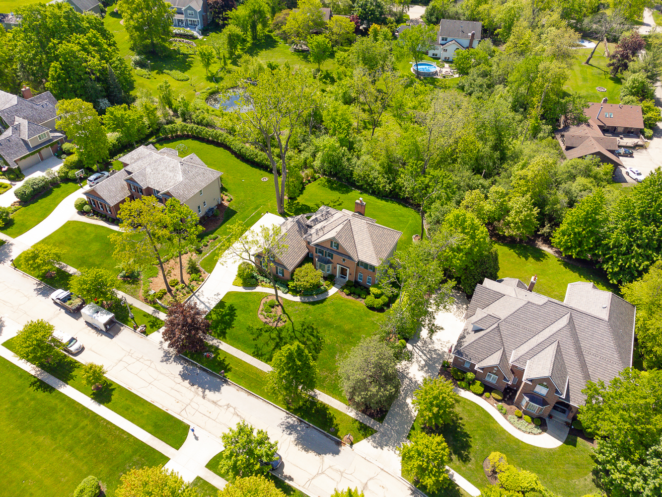 1211 Ashbury Lane, Libertyville, IL 60048