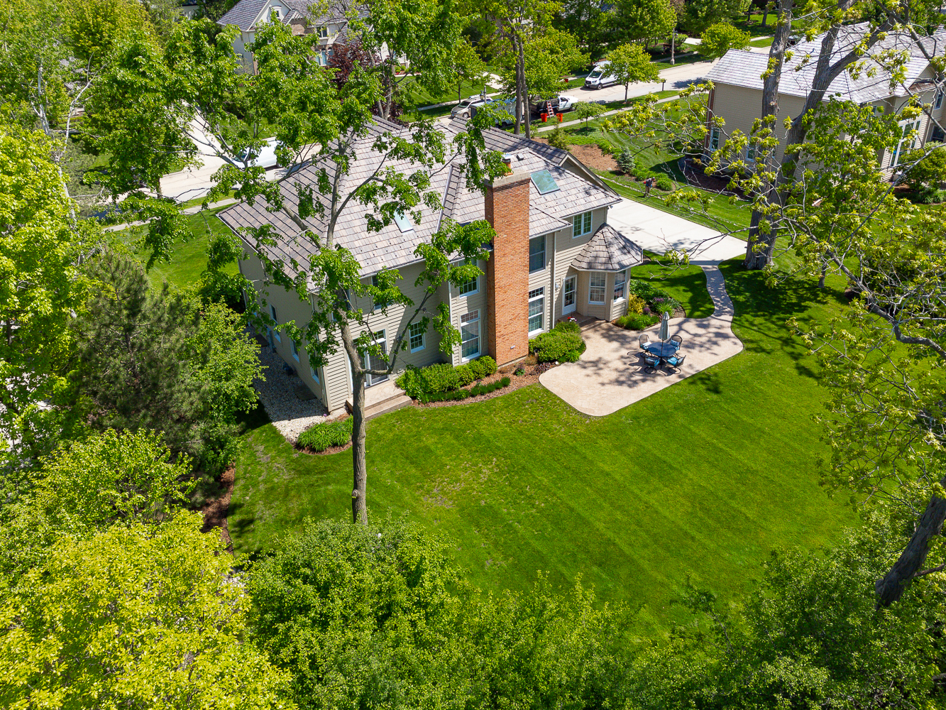 1211 Ashbury Lane, Libertyville, IL 60048