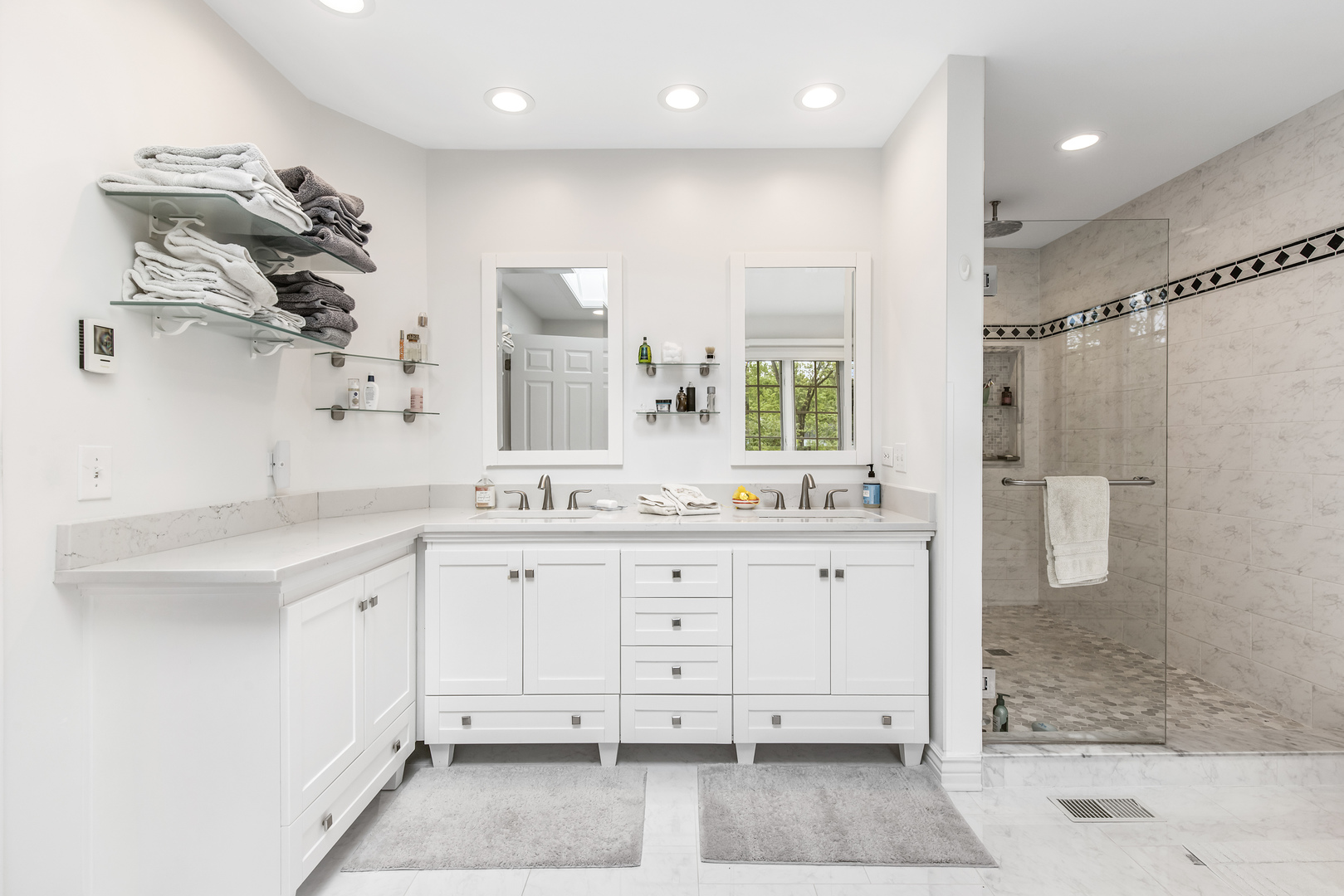 1211 Ashbury Lane, Libertyville, IL 60048