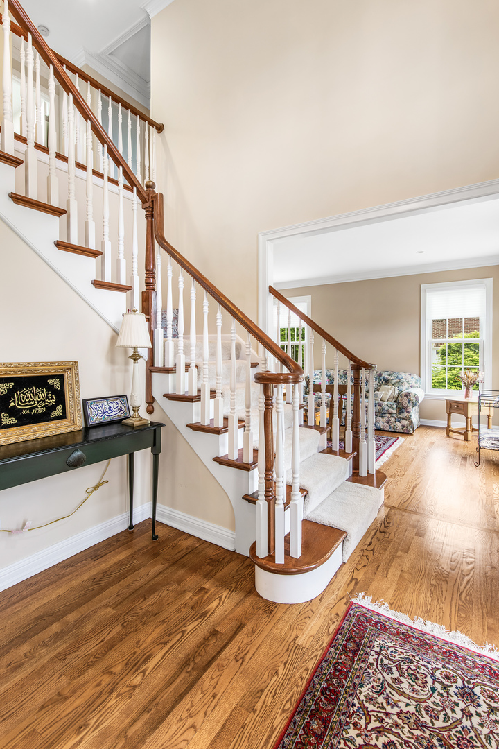 1211 Ashbury Lane, Libertyville, IL 60048