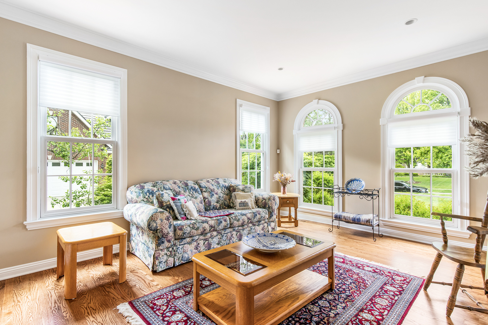 1211 Ashbury Lane, Libertyville, IL 60048