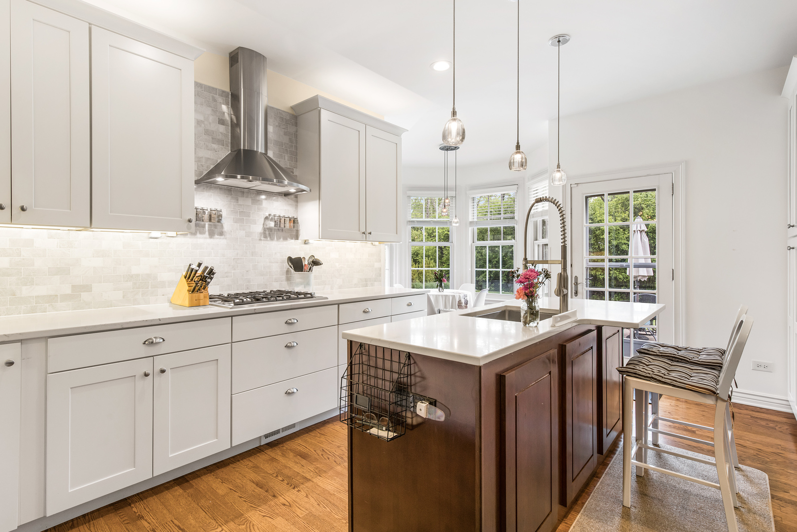 1211 Ashbury Lane, Libertyville, IL 60048