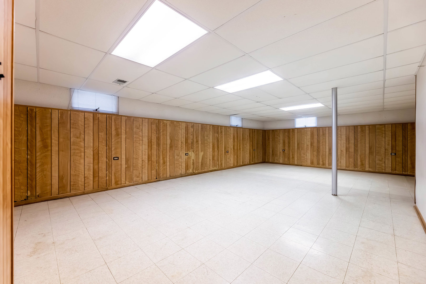 8847 Meade Avenue, Oak Lawn, IL 60453