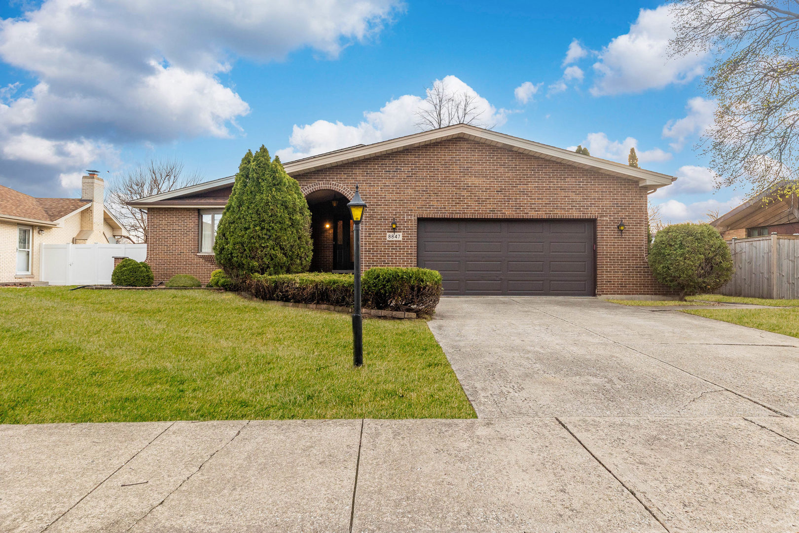 8847 Meade Avenue, Oak Lawn, IL 60453