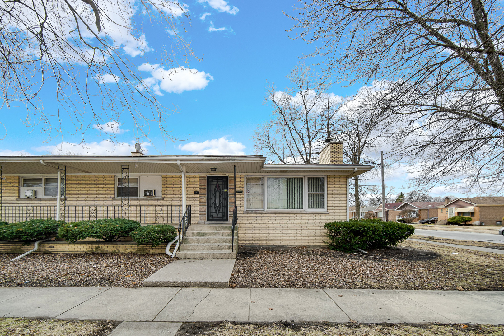 13701 S School Street, Riverdale, IL 60827