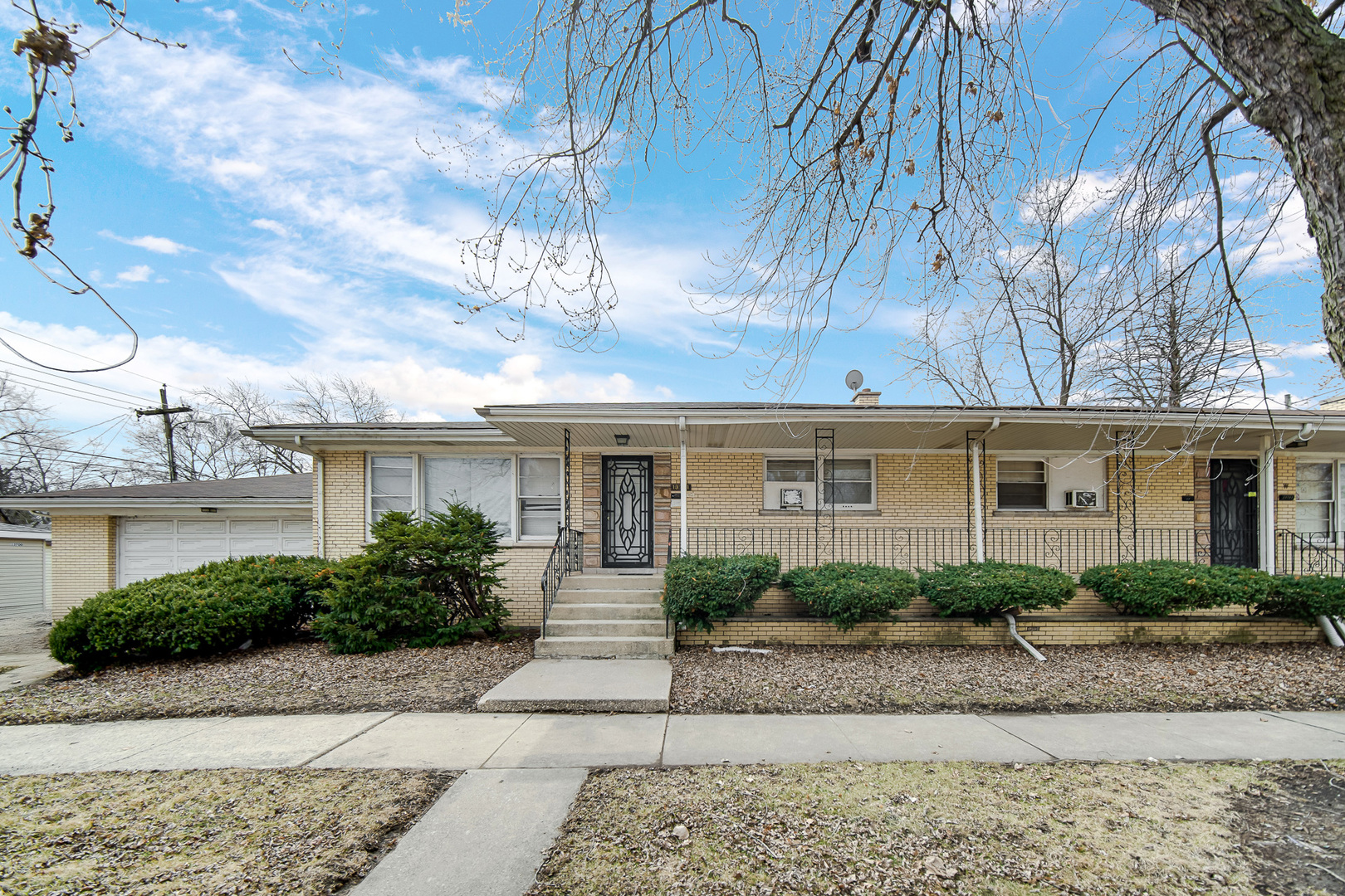 13701 S School Street, Riverdale, IL 60827