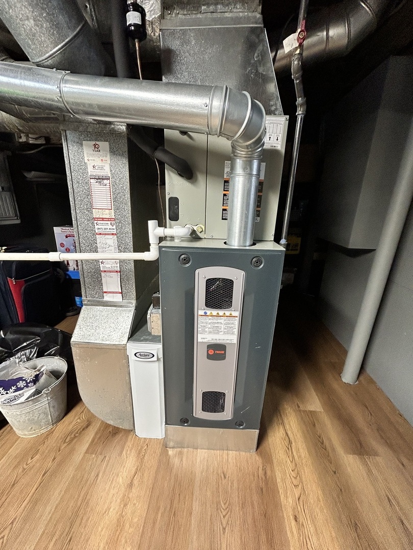 430 Oak Street, Des Plaines, IL 60016