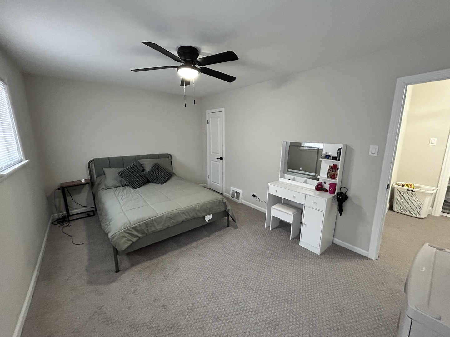 430 Oak Street, Des Plaines, IL 60016