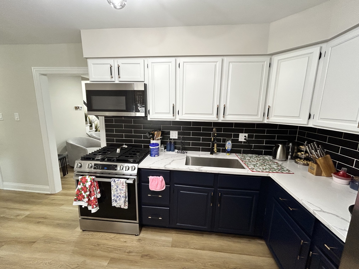 430 Oak Street, Des Plaines, IL 60016