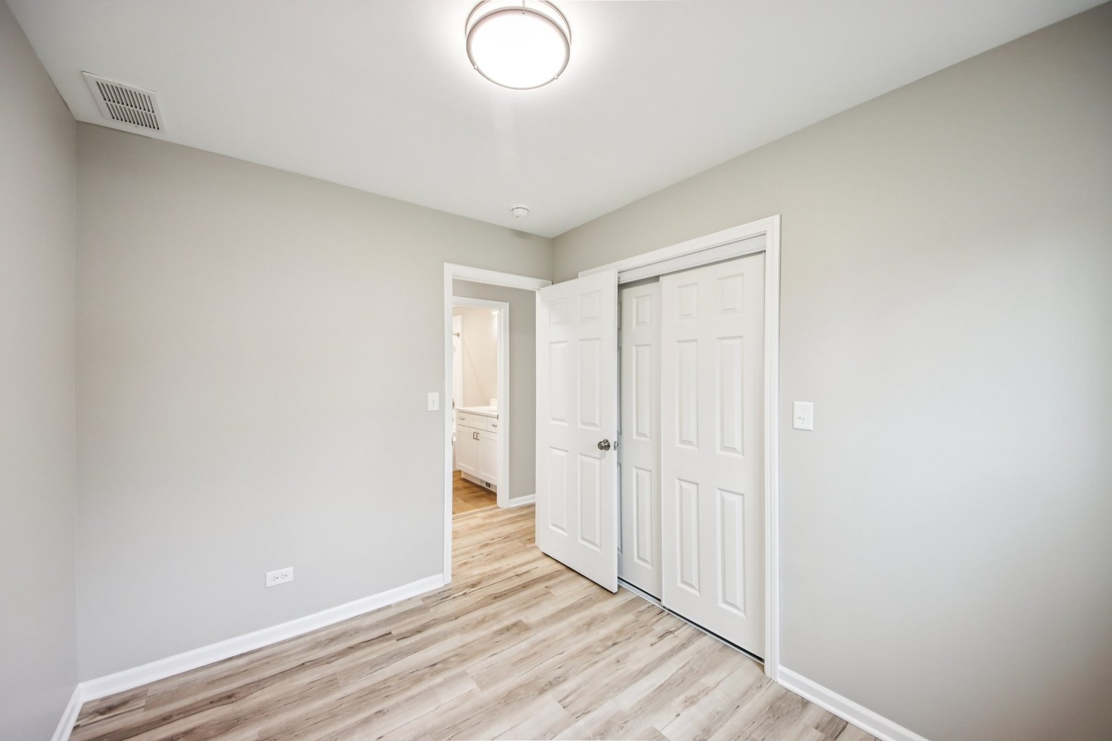 65 Della Street, Crystal Lake, IL 60014