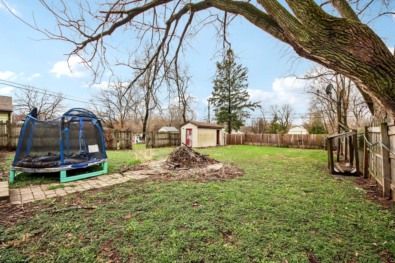 65 Della Street, Crystal Lake, IL 60014