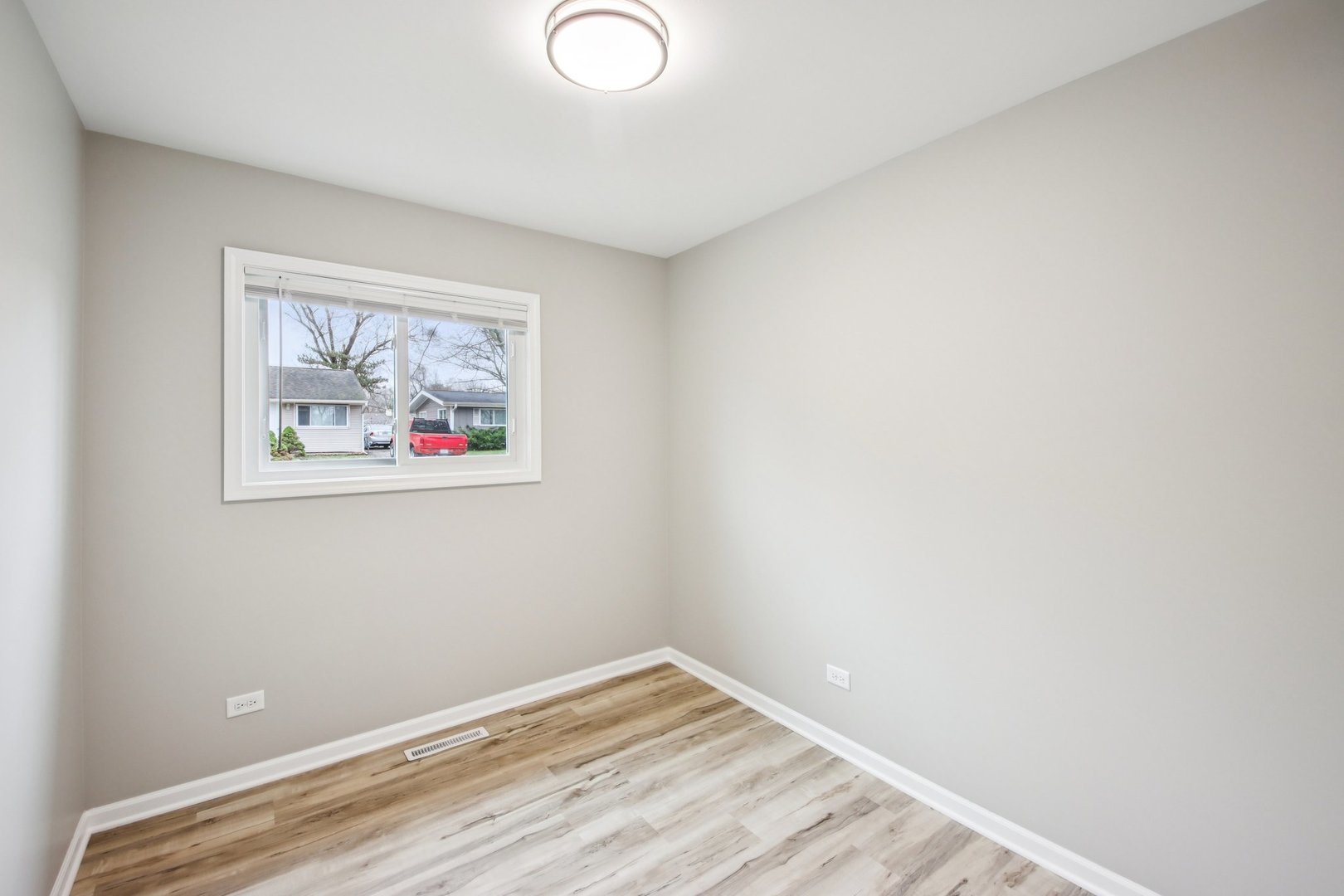 65 Della Street, Crystal Lake, IL 60014