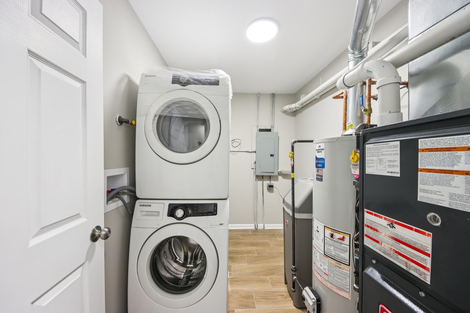 65 Della Street, Crystal Lake, IL 60014