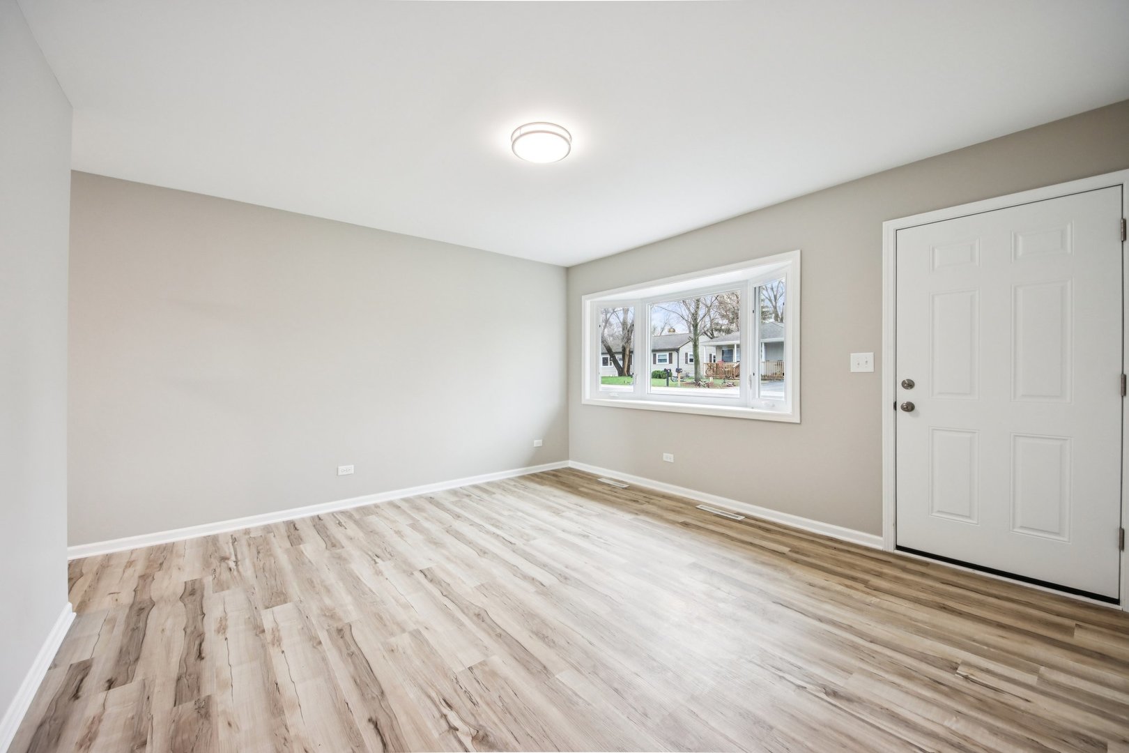 65 Della Street, Crystal Lake, IL 60014