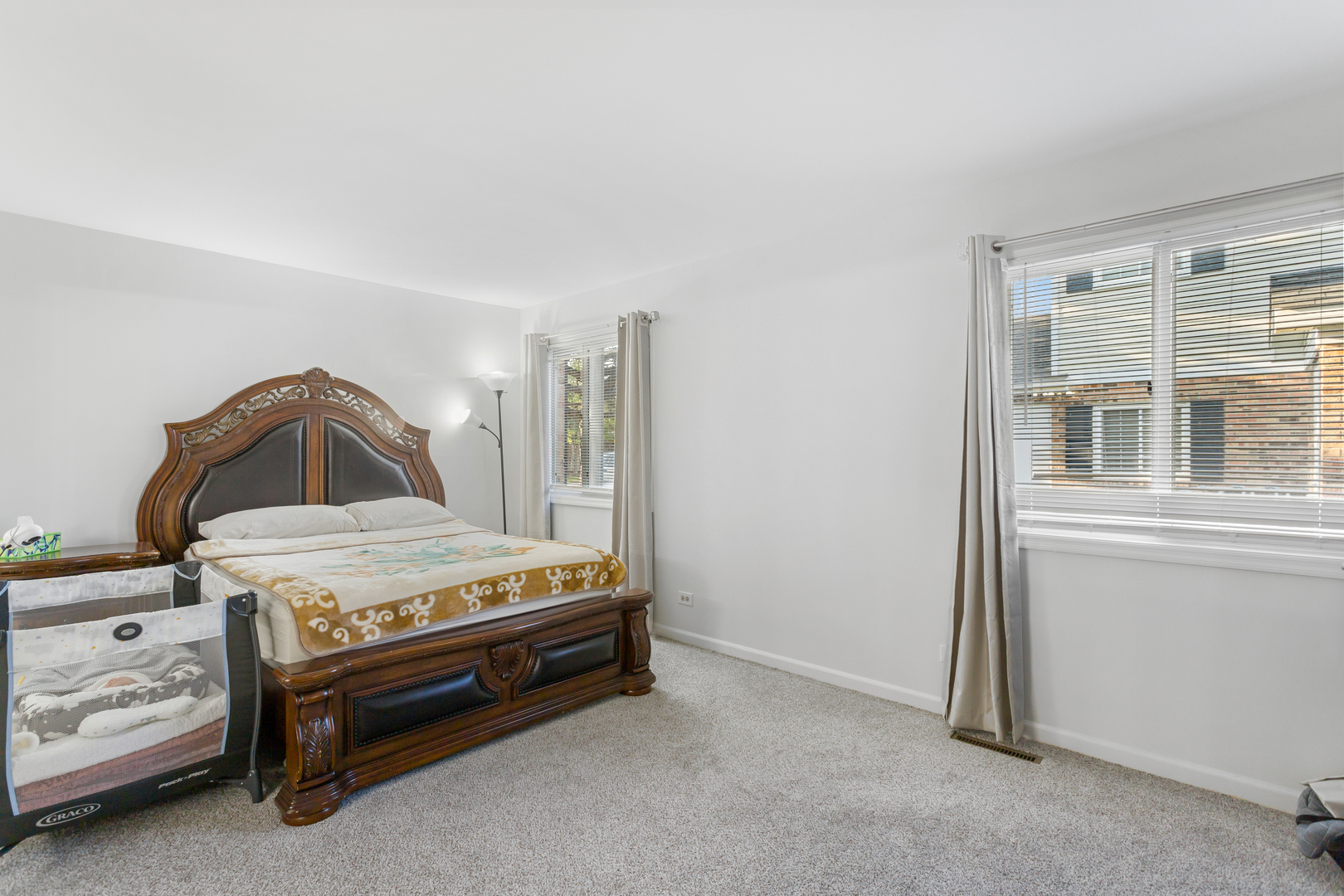 7235 Willow Way Lane #B, Willowbrook, IL 60527