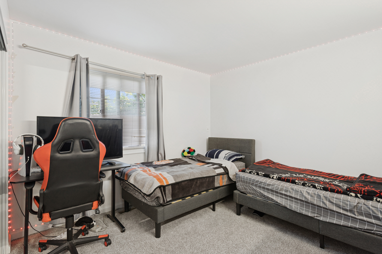 7235 Willow Way Lane #B, Willowbrook, IL 60527