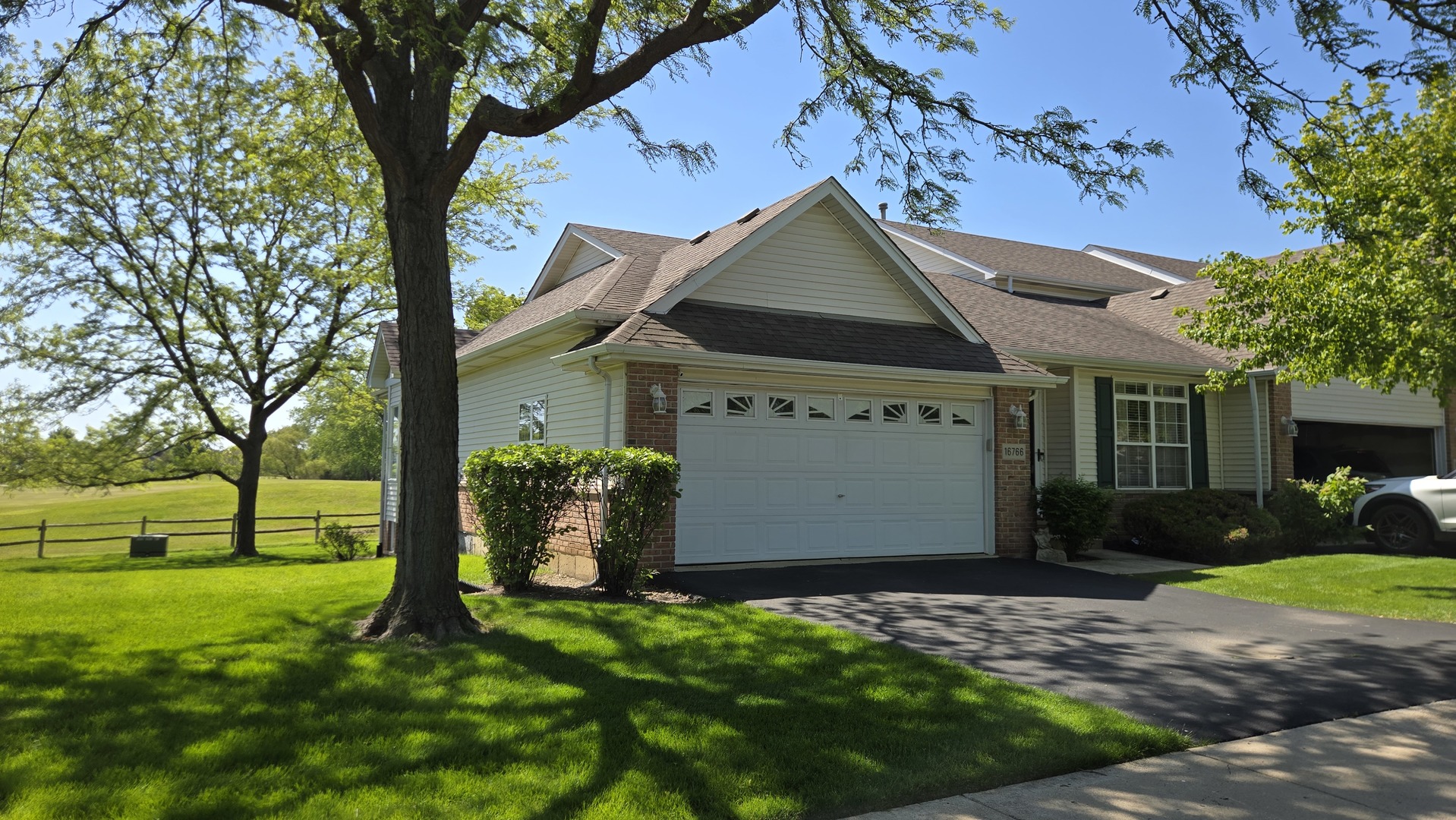 16766 S Sunset Ridge Court, Lockport, IL 60441