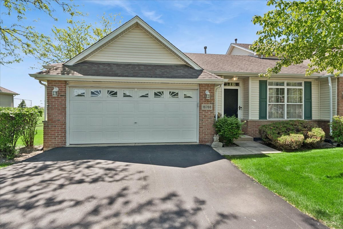 16766 S Sunset Ridge Court, Lockport, IL 60441