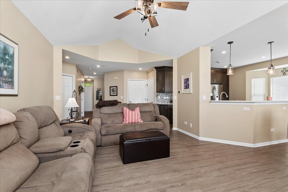 16766 S Sunset Ridge Court, Lockport, IL 60441