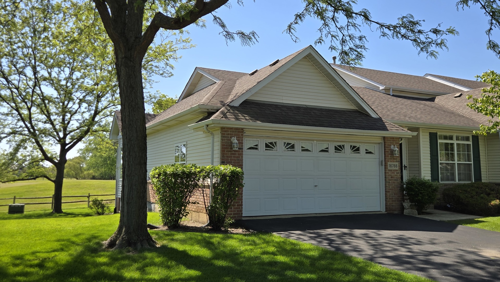16766 S Sunset Ridge Court, Lockport, IL 60441
