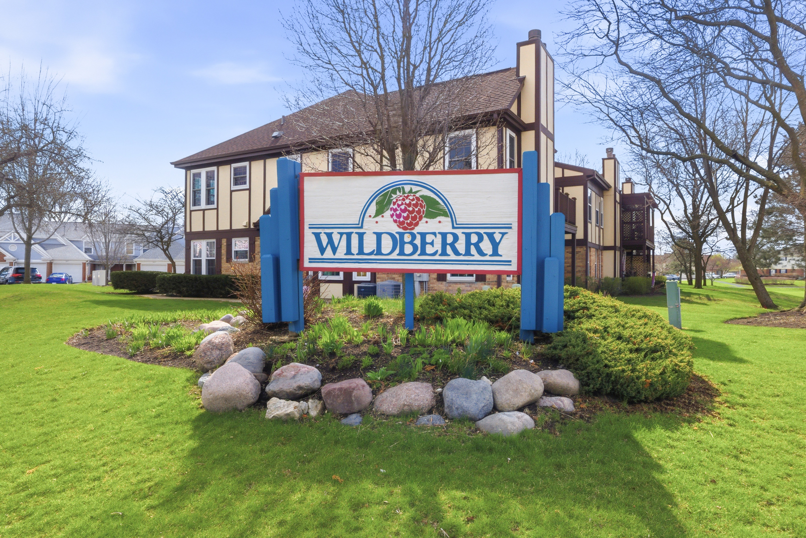 1941 Quaker Hollow Lane #1941, Streamwood, IL 60107