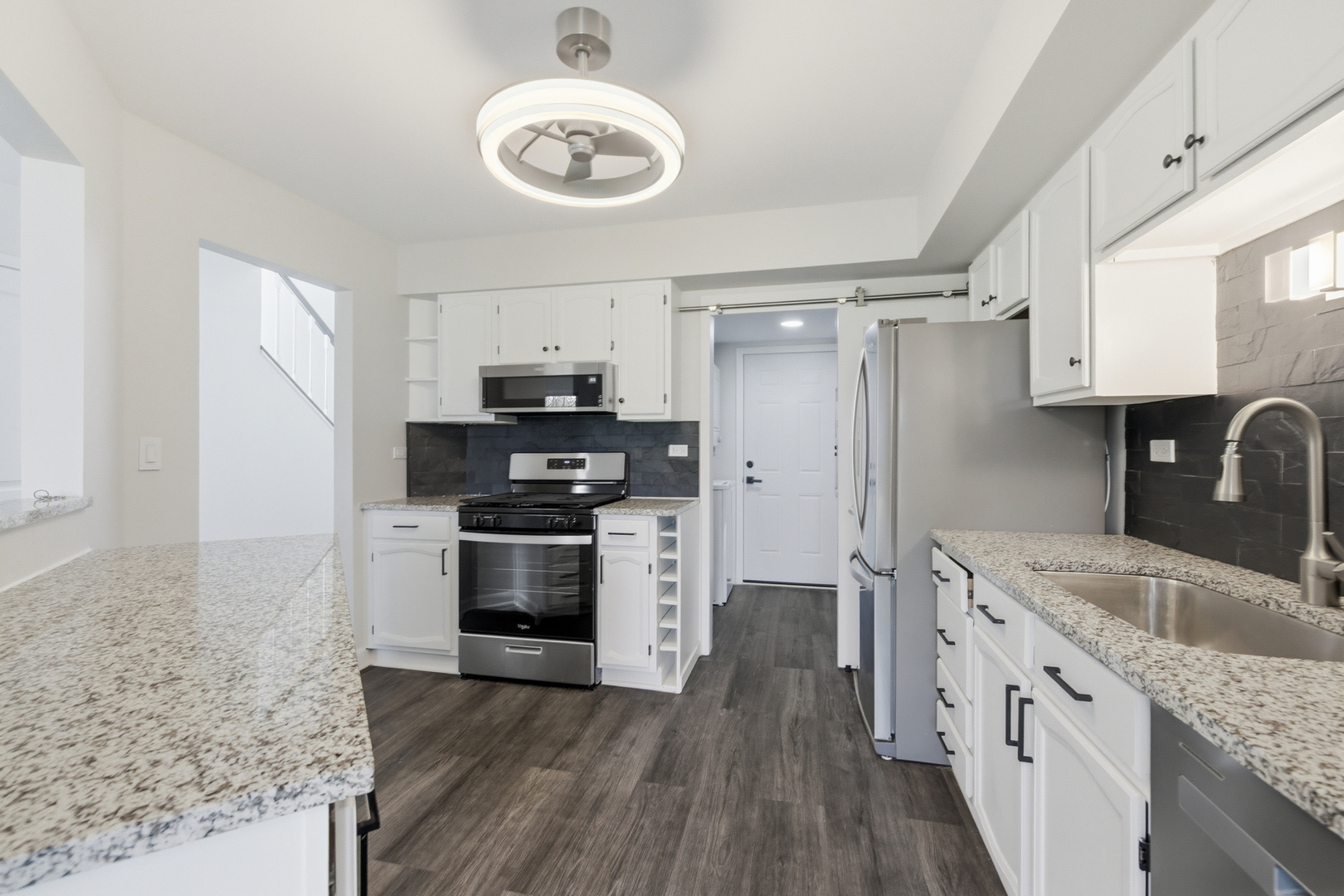 1941 Quaker Hollow Lane #1941, Streamwood, IL 60107