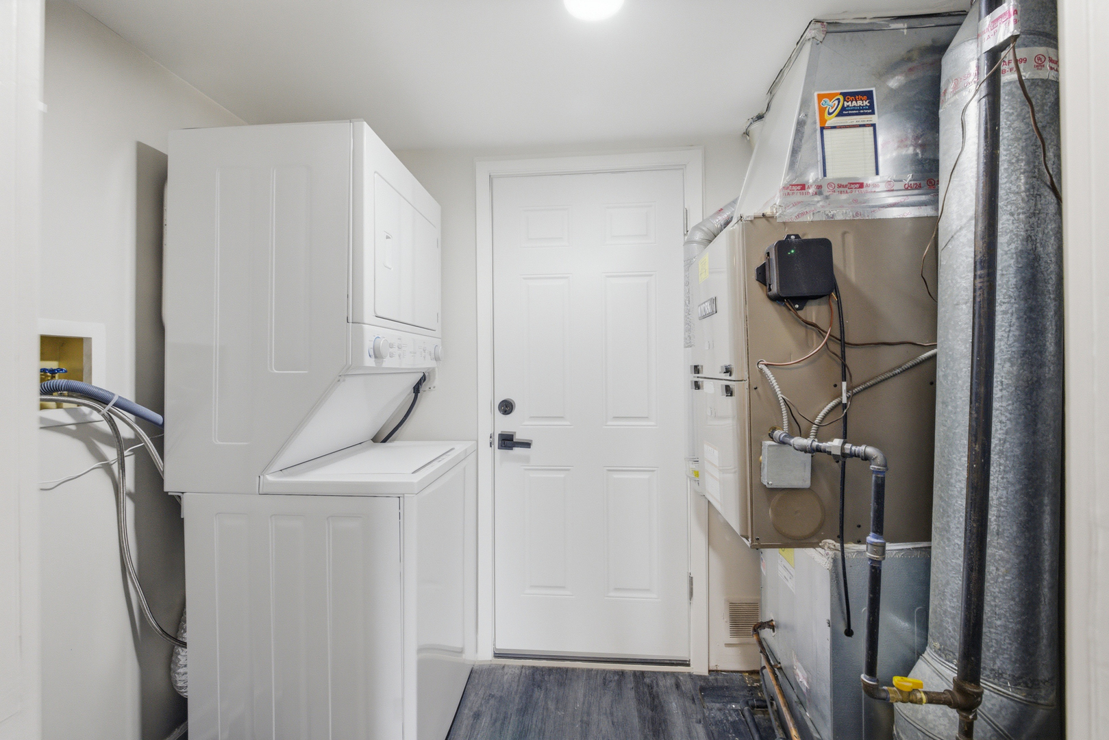 1941 Quaker Hollow Lane #1941, Streamwood, IL 60107