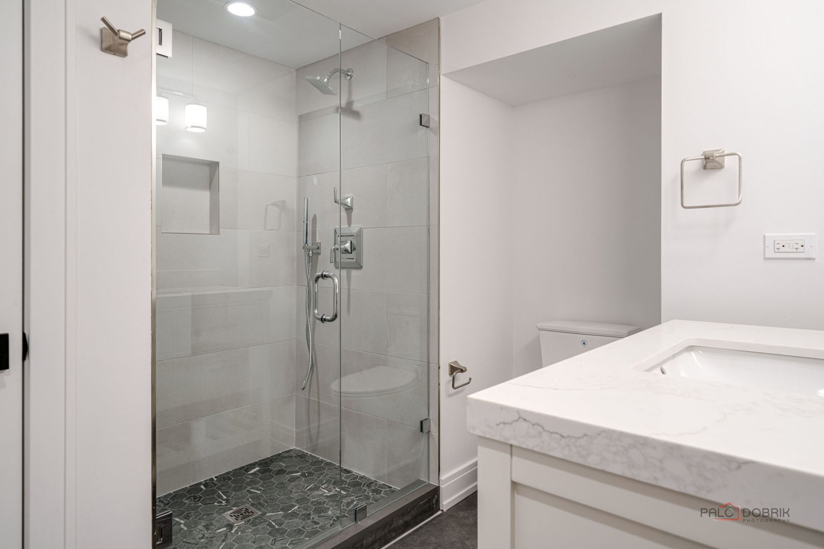 707 Brierhill Road, Deerfield, IL 60015