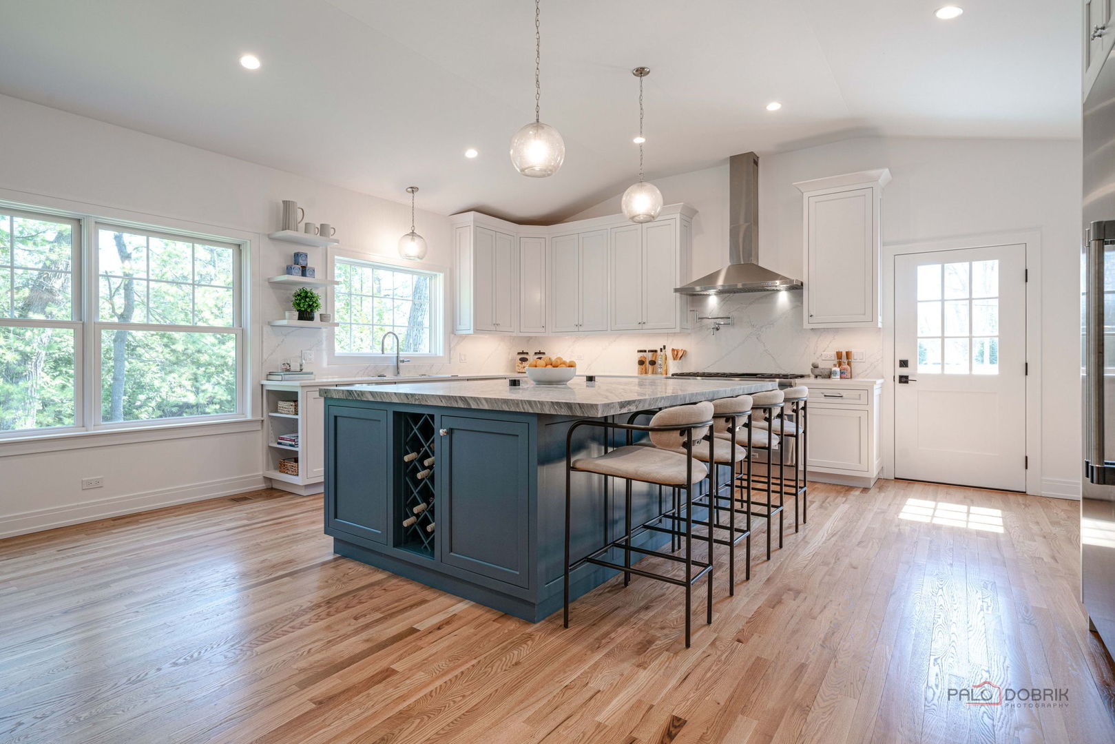 707 Brierhill Road, Deerfield, IL 60015