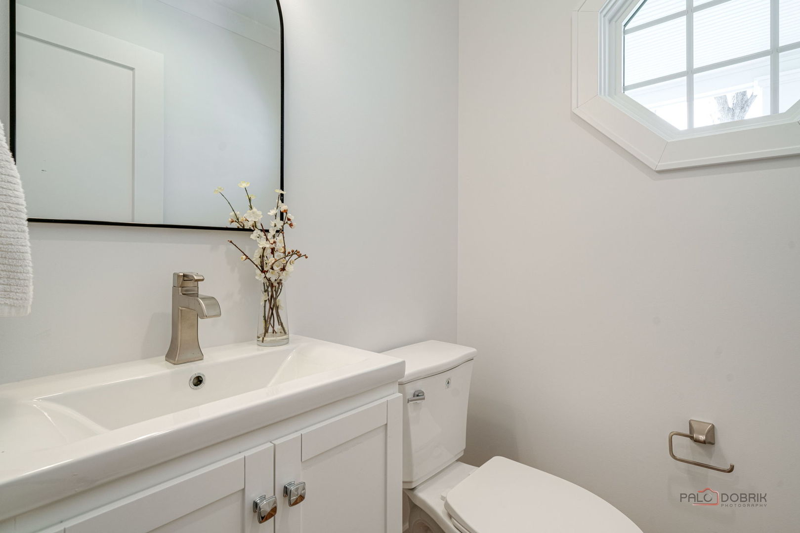 707 Brierhill Road, Deerfield, IL 60015