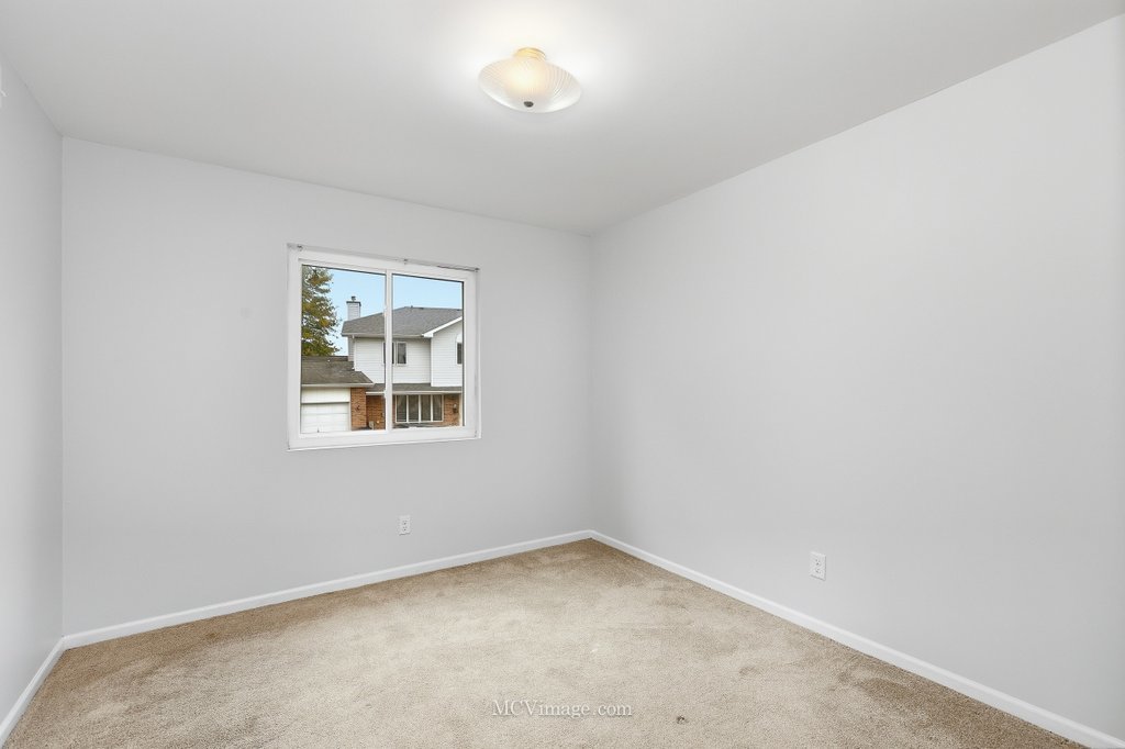 2390 Bicentennial Avenue #8, Crest Hill, IL 60403