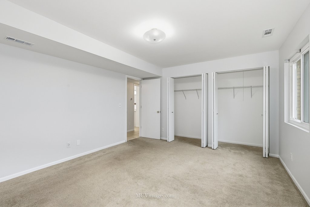 2390 Bicentennial Avenue #8, Crest Hill, IL 60403